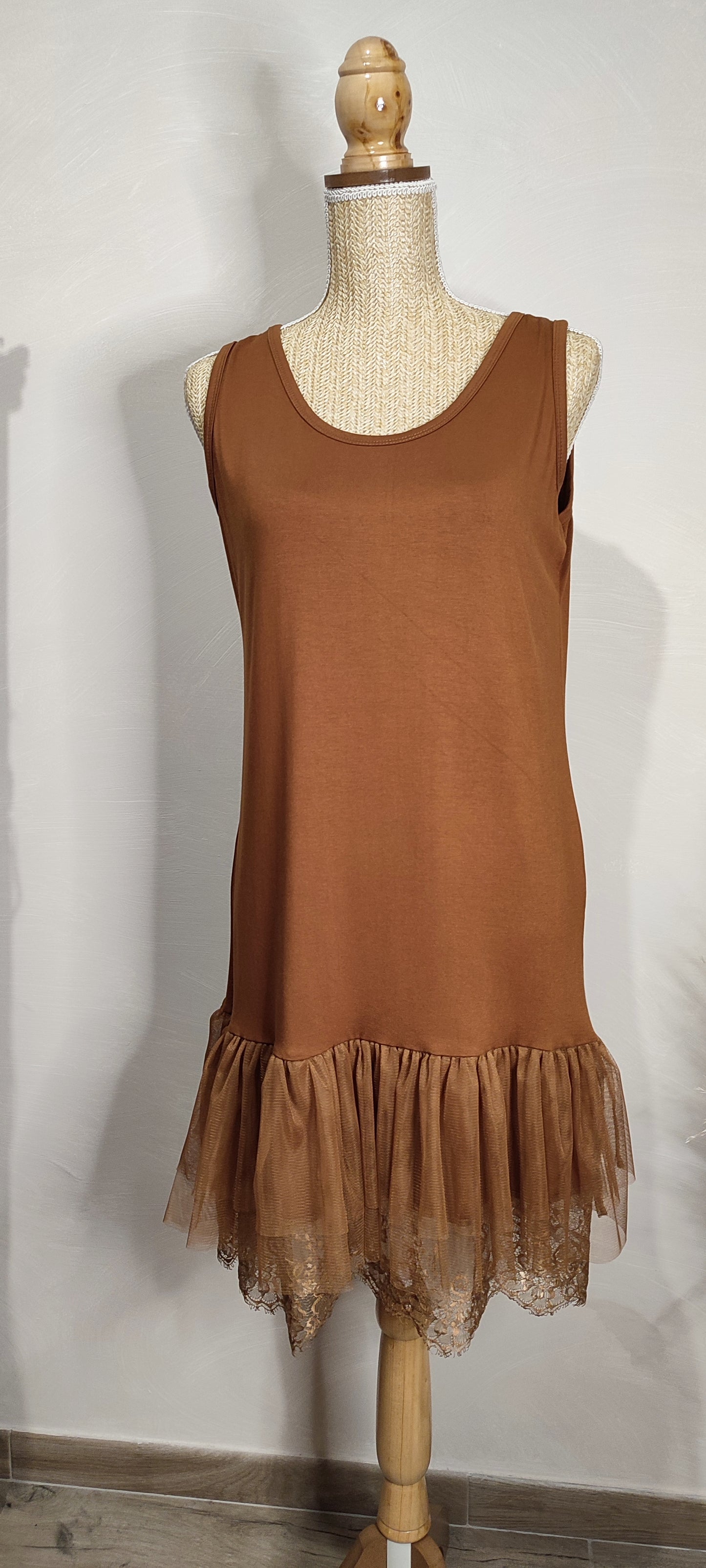 Fond de Robe Dentelle Camel