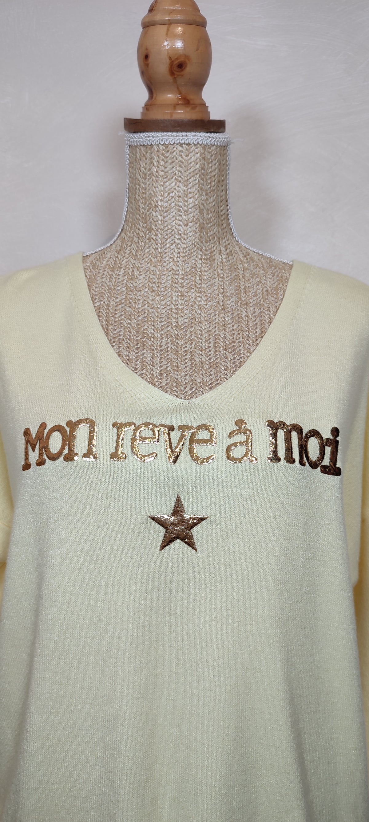 Pull Jaune à Inscription Dorée "Mon Rêve à Moi"