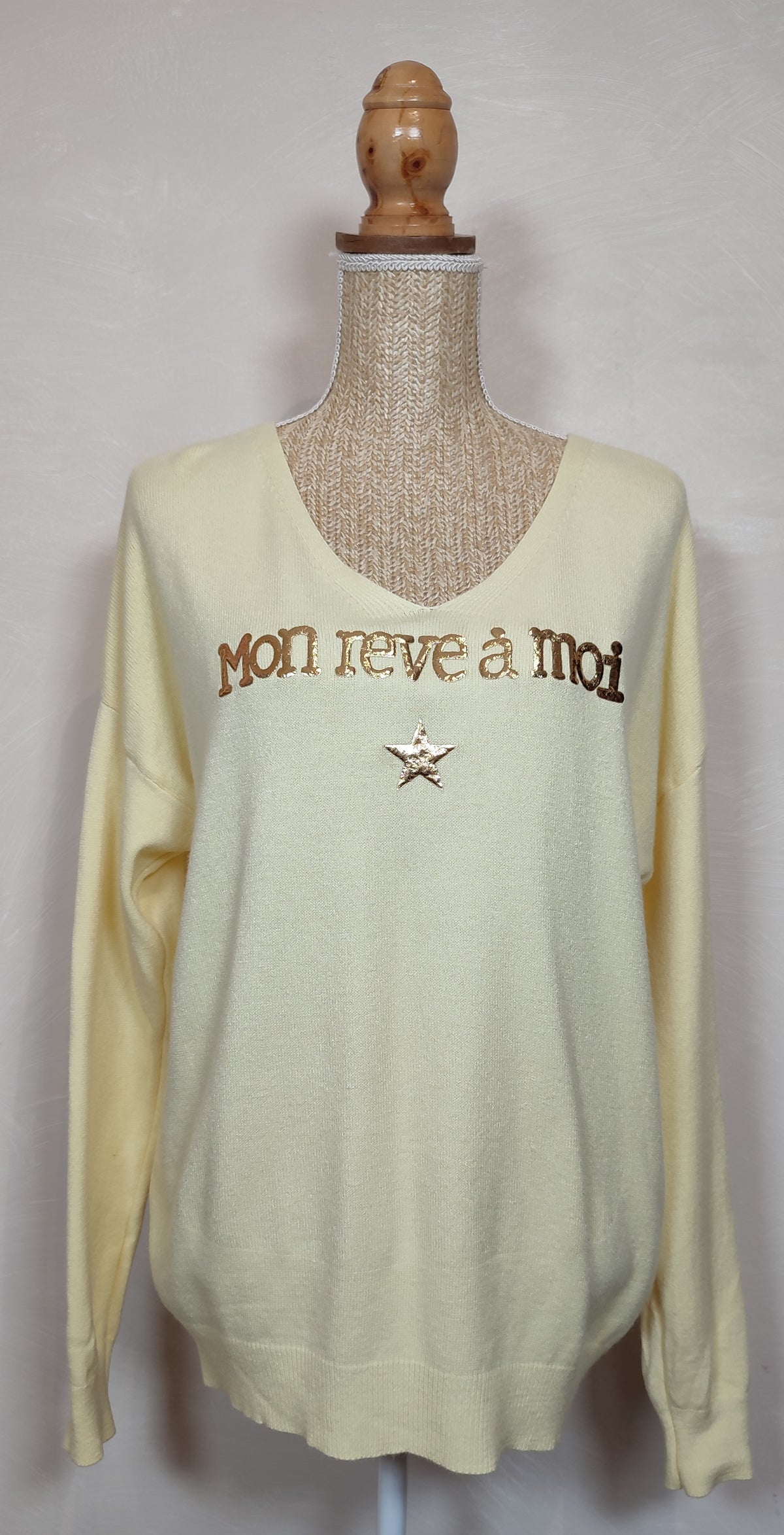 Pull Jaune à Inscription Dorée "Mon Rêve à Moi"