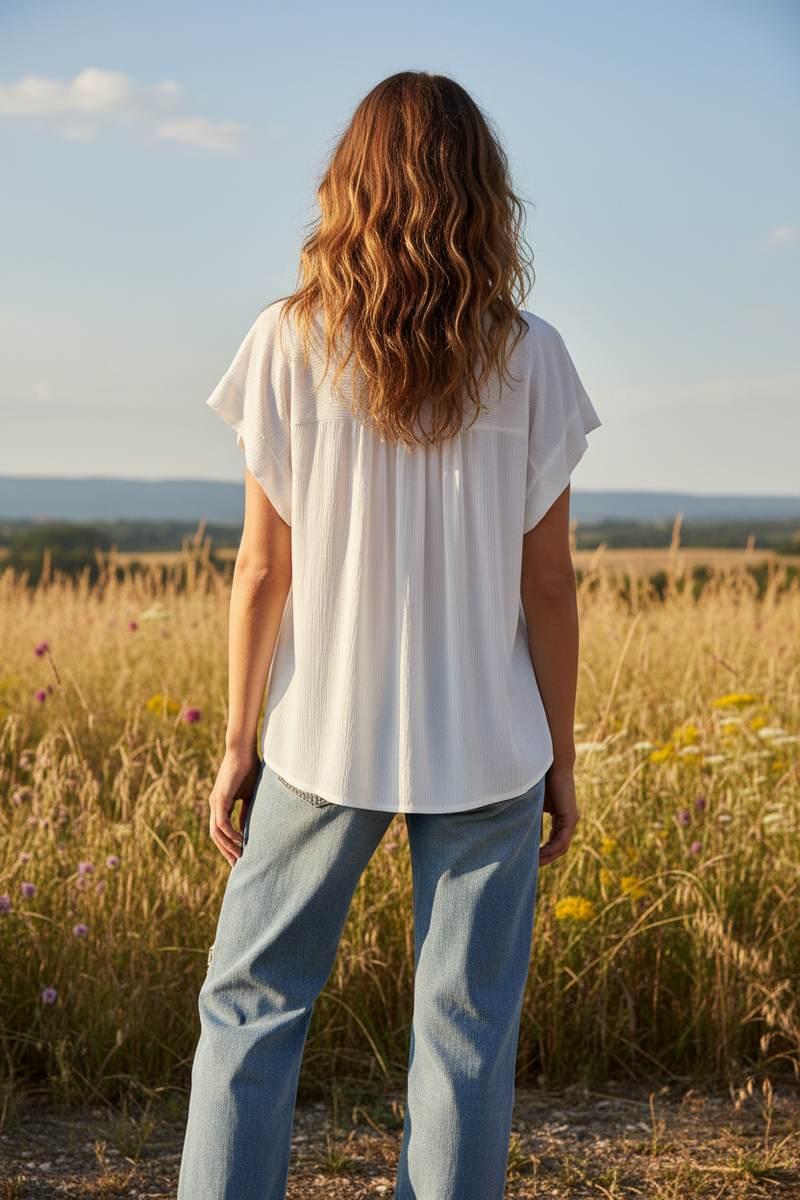 Blouse blanche avec jean - dos