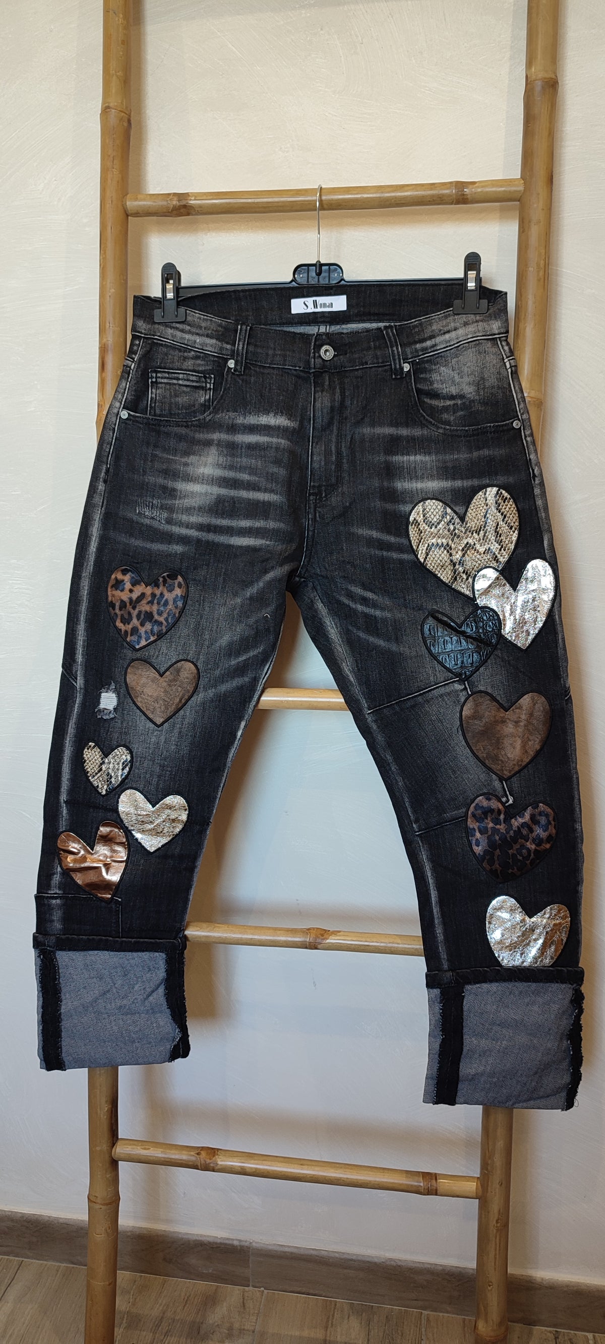 Jean Noir à Empiècements Coeurs Simili Cuir DAM'S