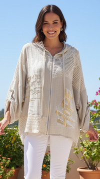 Veste à Capuche Gaufré & Crochet Ajouré – Broderie Dorée HOPE