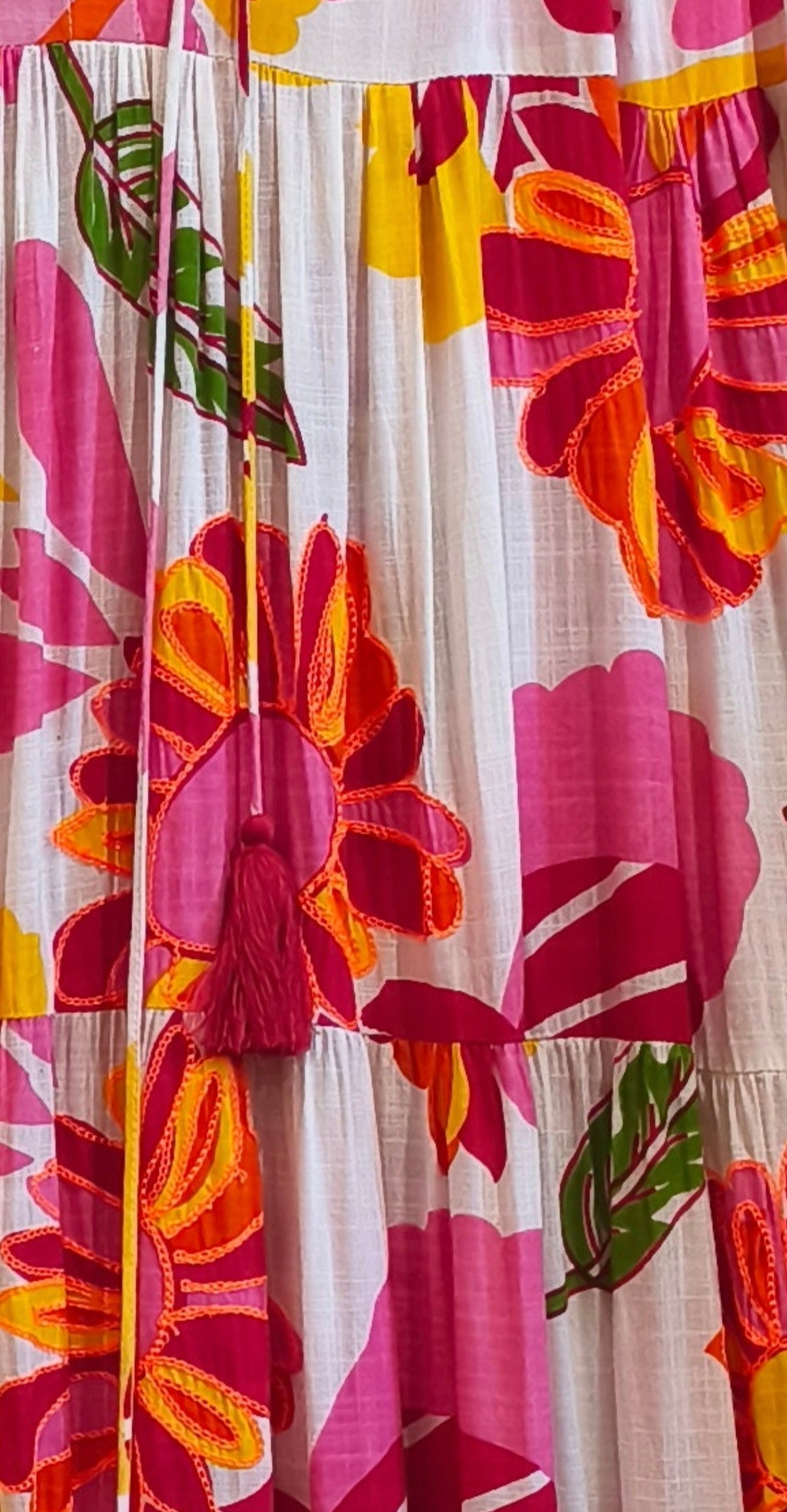 Robe Longue Blanche et Fleurs Brodées Rose Fuchsia MERYL