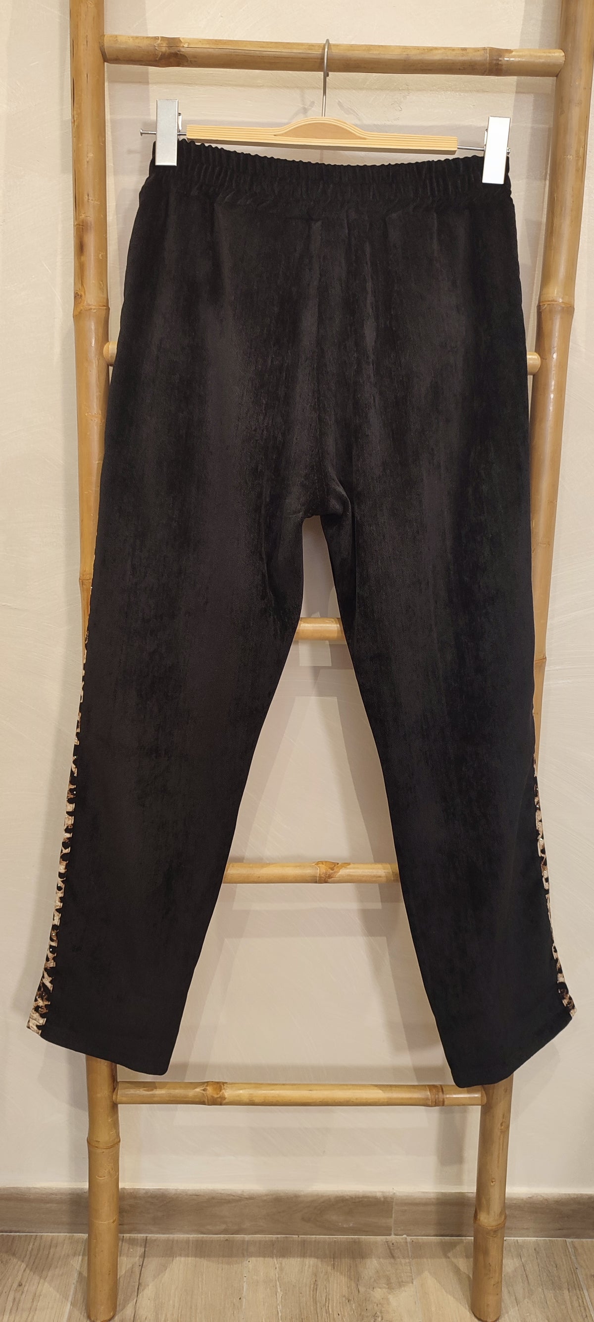 Pantalon Velours Fin Noir Bande et Ceinture Léopard BABIN