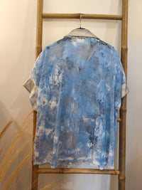 Chemisette Dentelle Bleue à Inscription LOVE