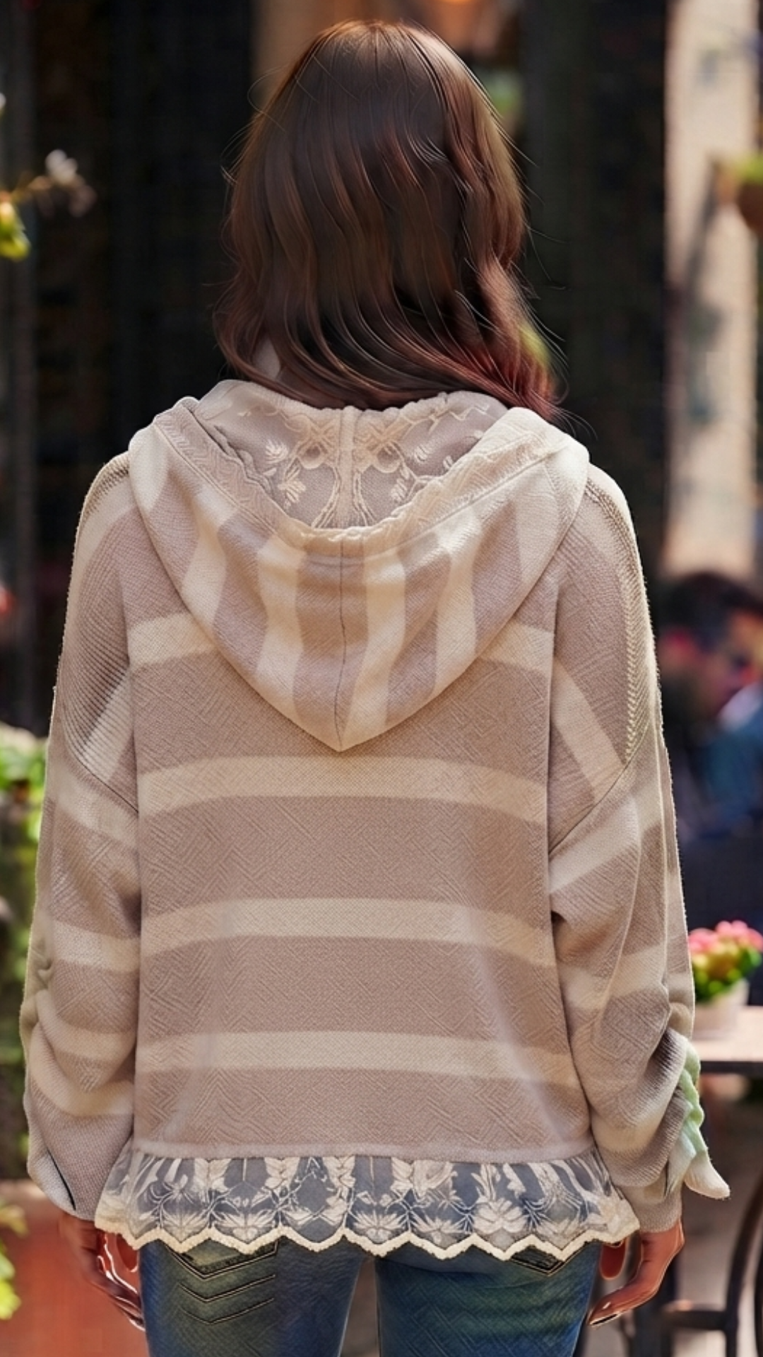Gilet Rayé Beige à Capuche Dentelle OLLY