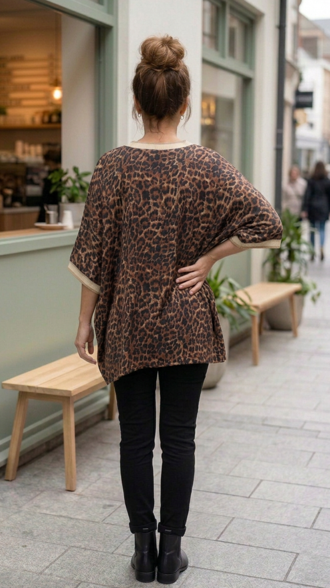 Top Oversize Léopard Camel Col Pailletée CLEM