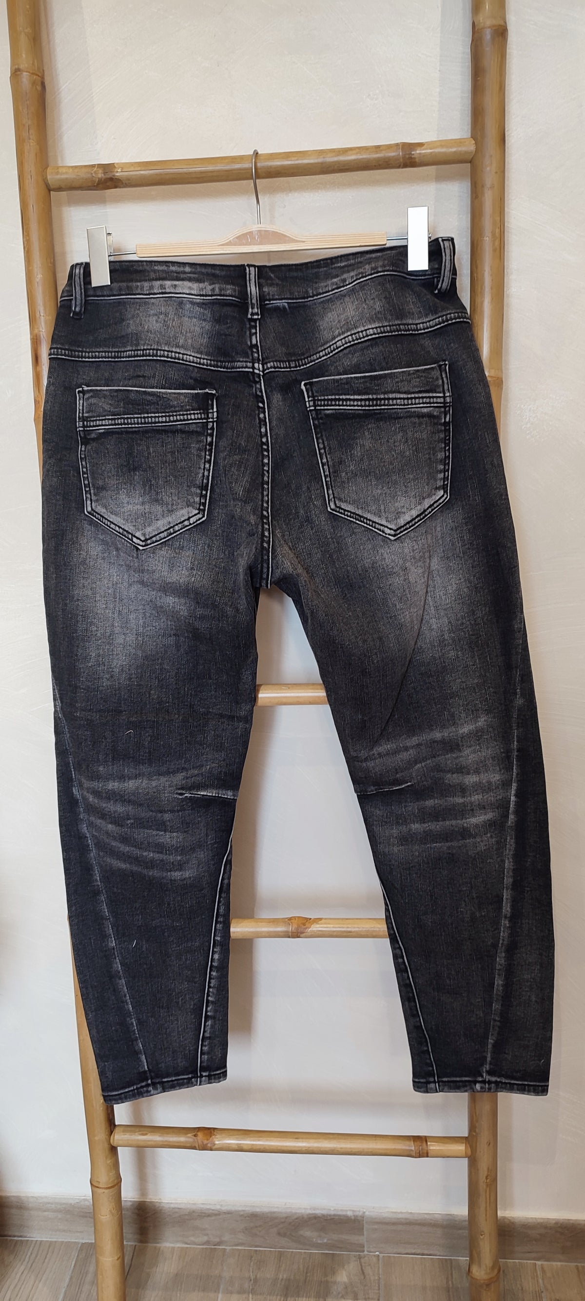 Jean Noir Délavé à Motif Coeur Strass et Léopard JUSTIN