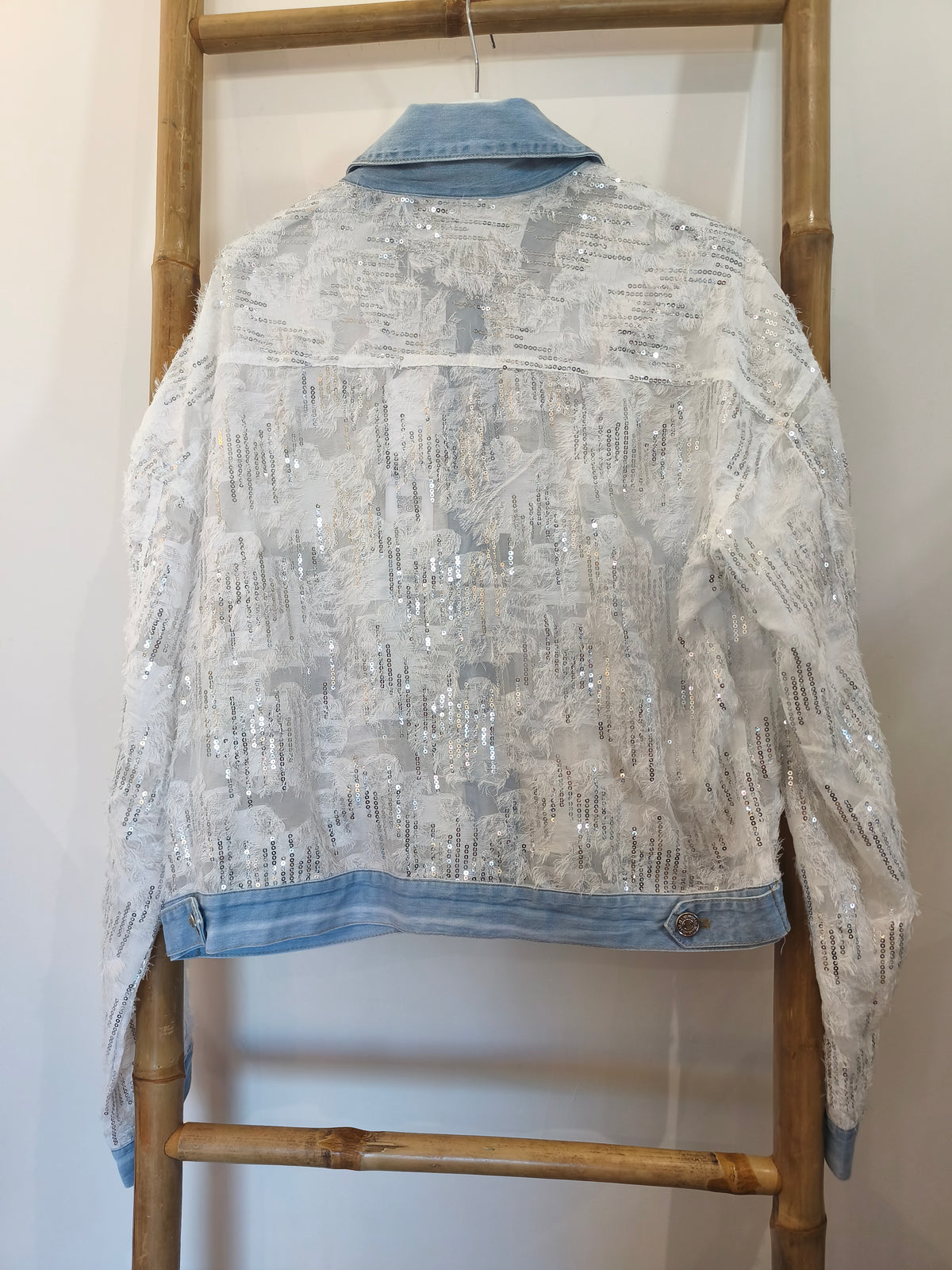 Veste Blanche et Jean à Sequins Argentés JENNA