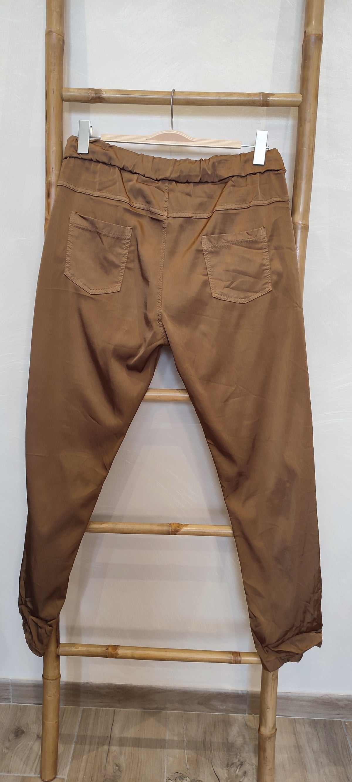 Pantalon Camel à Motif Coeurs GIANI