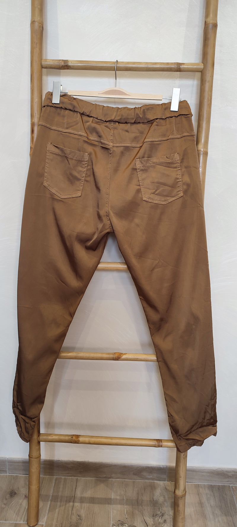 Pantalon Camel à Motif Coeurs GIANI