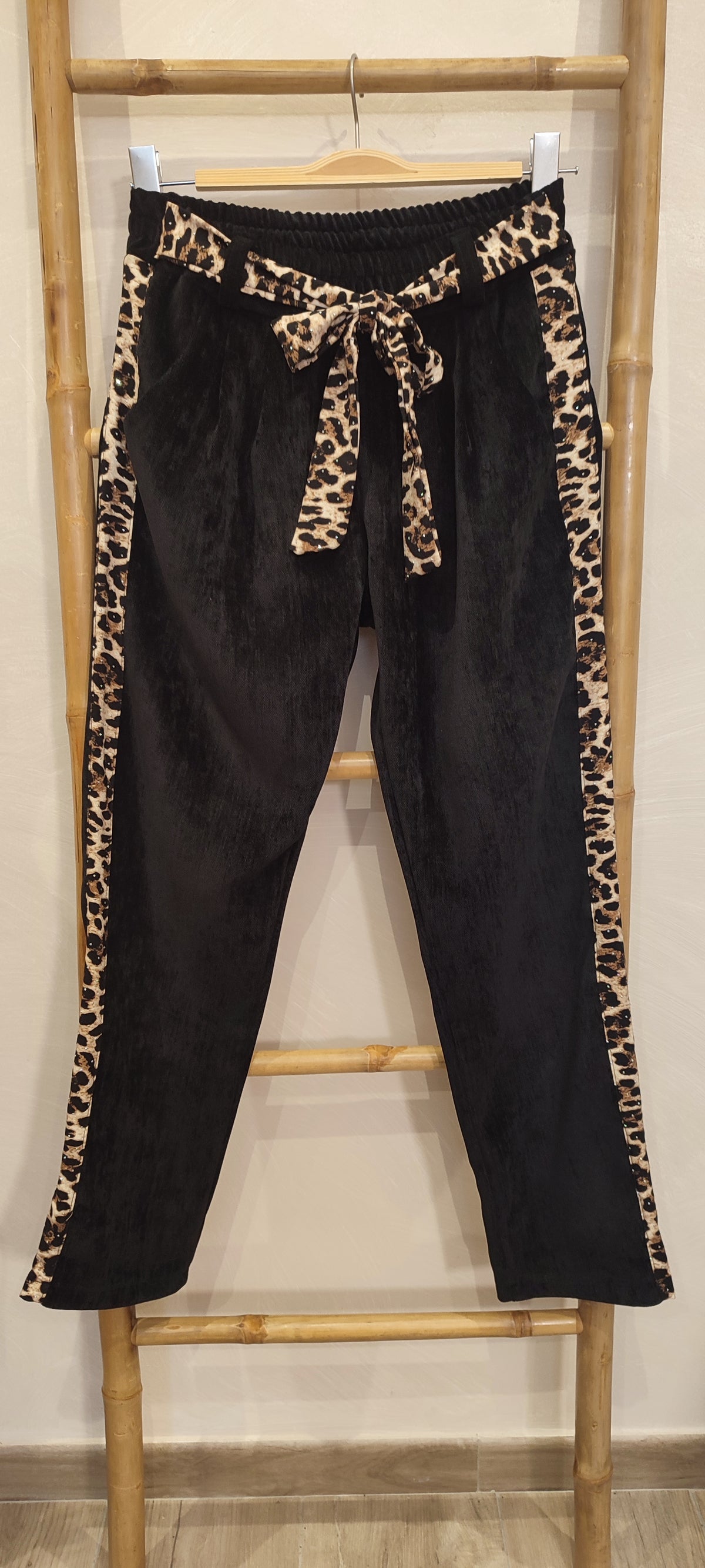 Pantalon Velours Fin Noir Bande et Ceinture Léopard BABIN