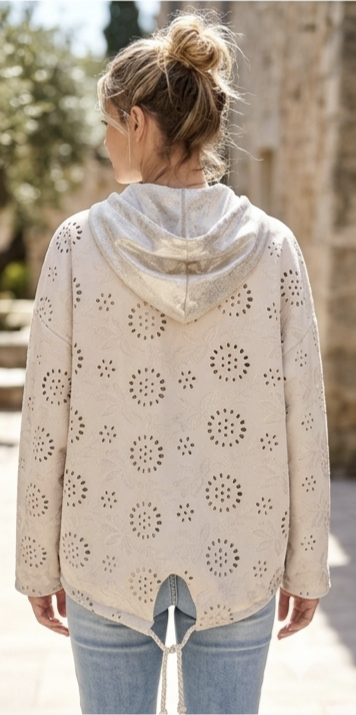 Veste Suédine Beige Ajourée à Capuche Dorée PRISCA