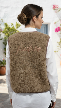 Gilet Teddy Sans Manche Camel à Inscription J'ADORE