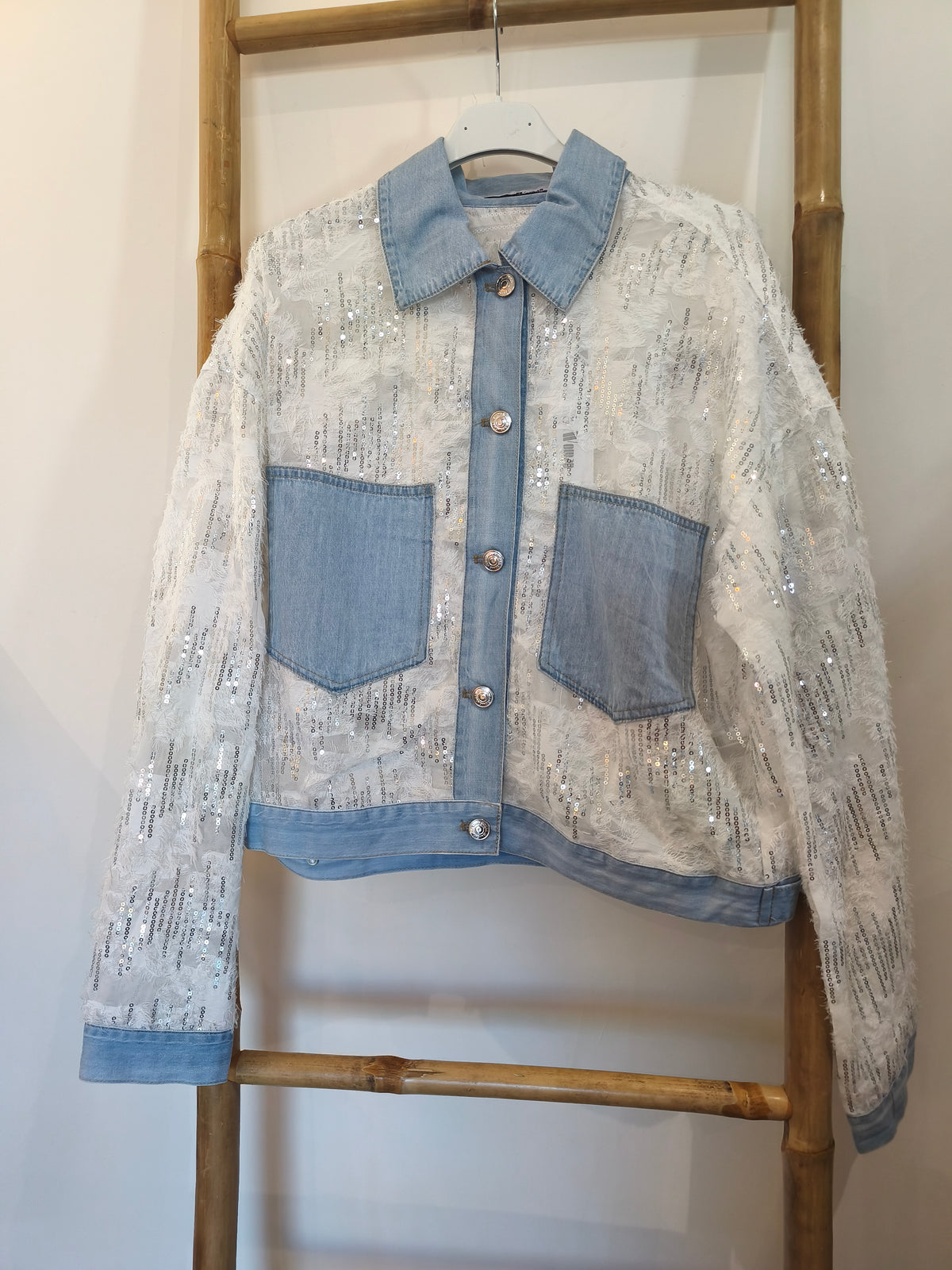 Veste Blanche et Jean à Sequins Argentés JENNA
