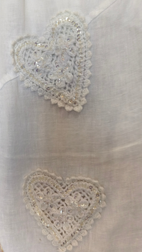Pantalon en Lin Blanc Orné de Coeurs Brodés KARL