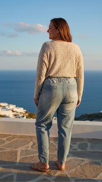 Pantalon en Jean Bleu Délavé Orné de Fleurs Brodées KRIS