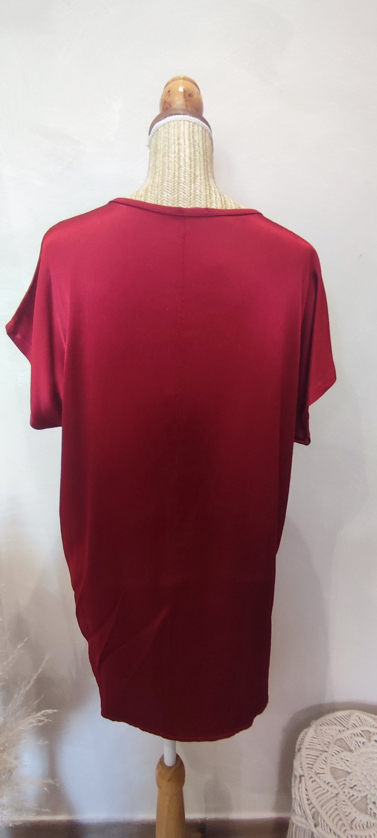Tee-Shirt Rouge Bordeaux brillant à Inscription "J'ADORE"