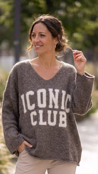 Pull Marron "ICONIC CLUB"