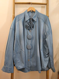Chemise Jean Oversize à Gros Boutons et Rose en Relief TAÏS
