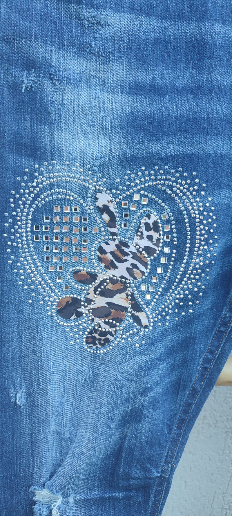 Jean Bleu à Empiècement Léopard et Strass LAORA