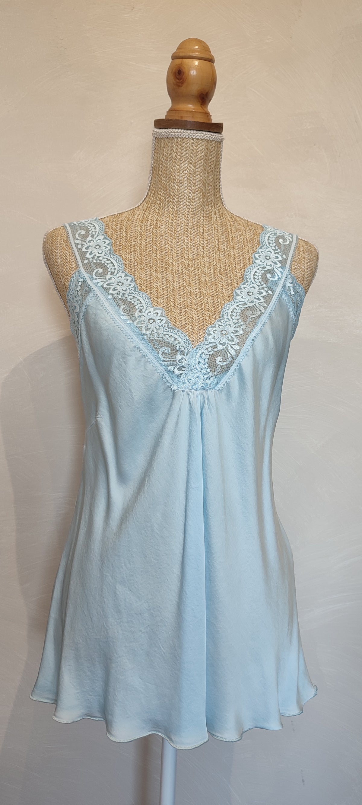Top à Bretelles Bleu Ciel Dentelle SALLY