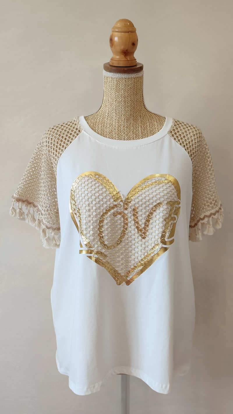Tee-Shirt Blanc à Manches Résilles et Pompons LOVE