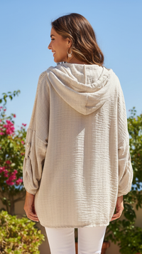 Veste à Capuche Gaufré & Crochet Ajouré – Broderie Dorée HOPE