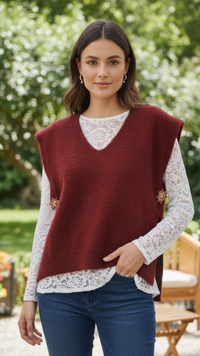 Pull Poncho Bordeaux Orné de Broches SOLEIL