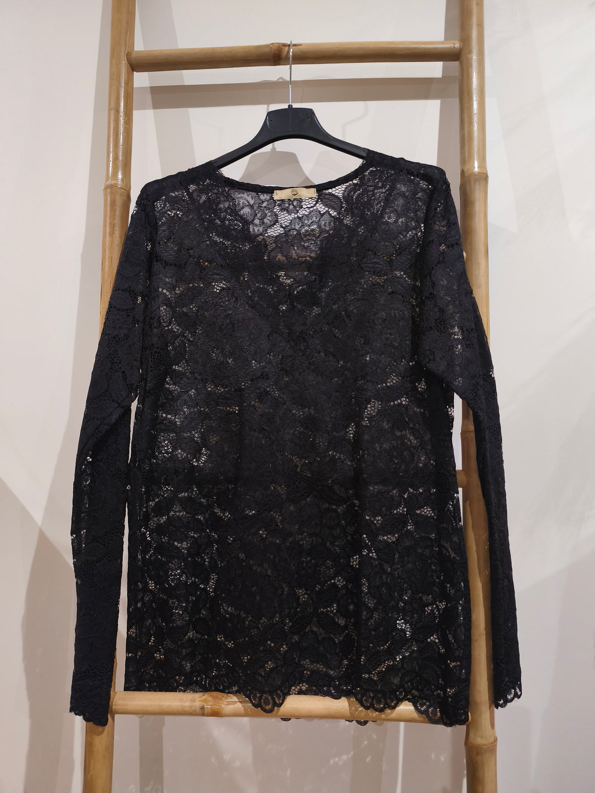 Top Dentelle Noir Col V BEKY