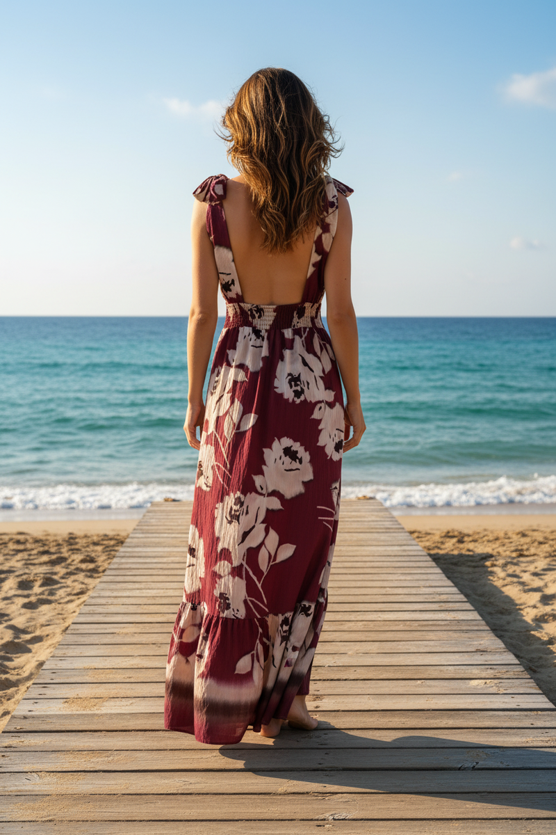 Robe bordeaux fleurie - dos bord de mer